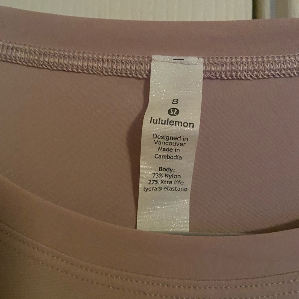 Lululemon size 8 workout top